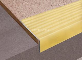 Алюминиевый порог угловой 20х40 мм с рифлением Д16 Золото КЕ 2,7 м (упаковка 10 штук) Алюминиевый порог угловой 20х40 мм с рифлением Д16 Золото КЕ 2,7 м (упаковка 10 штук)