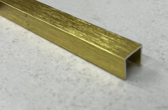Алюминиевый П-профиль 7х10 Б-7 золото люкс браш 3 м
