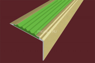 Угловой порог алюминиевый противоскользящий 20х38 мм АУ-38-Анод золото-зеленый 2,7 м