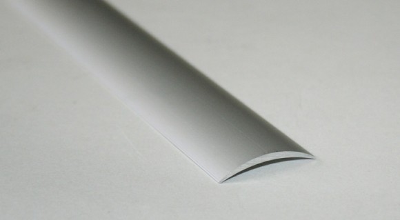 Алюминиевый порог одноуровневый округлый 40 мм Effector A 13.01 0,9 м серебро