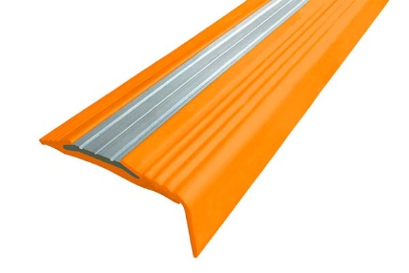 Противоскользящий профиль угловой с алюминиевой вставкой 50х18 мм NoSlipper-Угол оранжевый 2,7 м