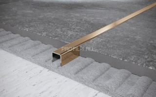 П-профиль из нержавеющей стали 10х10 мм FU 10 GP золото полированное 270 см