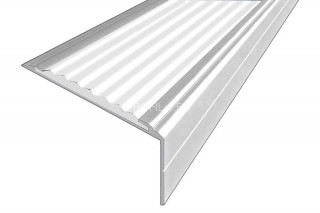 Угловой порог противоскользящий алюминий 26х50 мм АУ-50-Анод серебро-белый 1,5 м