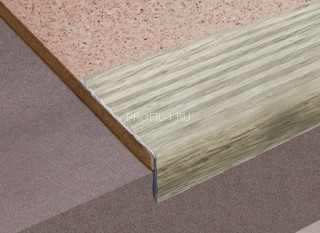 Алюминиевый порог угловой 20х40 мм с рифлением Д16 КД Дуб северный 2,7 м (упаковка 10 штук) Алюминиевый порог угловой 20х40 мм с рифлением Д16 КД Дуб северный 2,7 м (упаковка 10 штук)