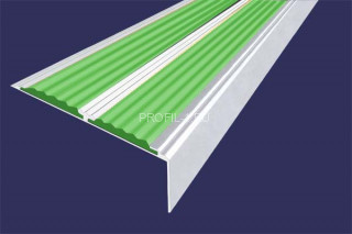 Алюминиевый порог 70х22 мм угловой противоскользящий АУ-70-Анод серебро-зеленый 2,0 м