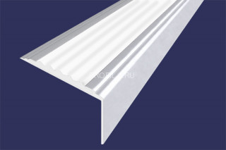 Алюминиевый порог угловой противоскользящий 20х38 мм АУ-38-Анод серебро-белый 1,35 м Алюминиевый порог угловой противоскользящий 20х38 мм АУ-38-Анод серебро-белый 1,35 м