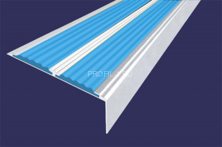 Алюминиевый порог 70х22 мм угловой противоскользящий АУ-70-Анод серебро-голубой 3,0 м