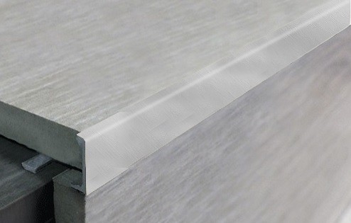 Профиль L-образный алюминиевый 10 мм ПО-Г10 серебро глянец браш 2,7 м