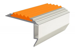 Алюминиевый порог угловой противоскользящий с подсветкой 26х45 мм АУ-45-LED-Анод серебро-оранжевый 2,0 м Алюминиевый порог угловой противоскользящий с подсветкой 26х45 мм АУ-45-LED-Анод серебро-оранжевый 2,0 м