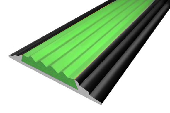 Алюминиевая  полоса 46 мм с резиновой вставкой АП-46-Краш черный глянец-зеленый 3,0 м