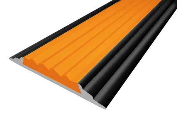 Алюминиевая  полоса 46 мм с резиновой вставкой АП-46-Краш черный глянец-оранжевый 3,0 м