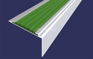 Алюминиевый порог угловой противоскользящий 20х38 мм АУ-38-Анод серебро-зеленый 1,8 м