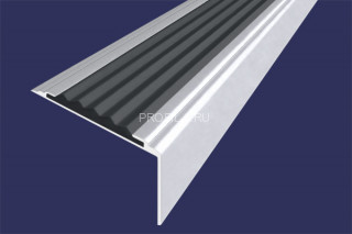 Алюминиевый порог угловой противоскользящий 20х38 мм АУ-38-Анод серебро-черный 2,7 м