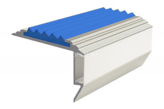 Алюминиевый порог угловой противоскользящий с подсветкой 26х45 мм АУ-45-LED-Анод серебро-синий 2,0 м Алюминиевый порог угловой противоскользящий с подсветкой 26х45 мм АУ-45-LED-Анод серебро-синий 2,0 м