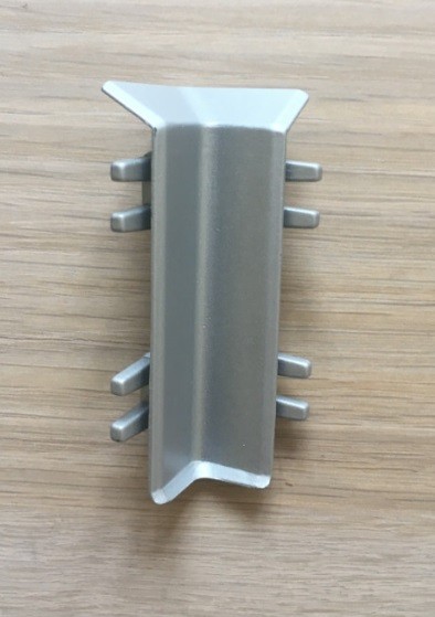 Уголок внутренний для плинтуса ПТ-70 металл серебро