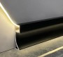 Алюминиевый плинтус светодиодный LED с экраном 71 мм ПО-193 черный матовый 2,7 м