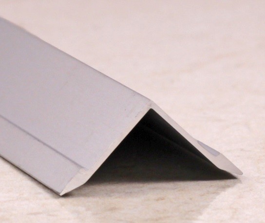 Угловой порог алюминиевый внутренний 30х30 мм ПО-31х31 серебро матовое 2,7 м
