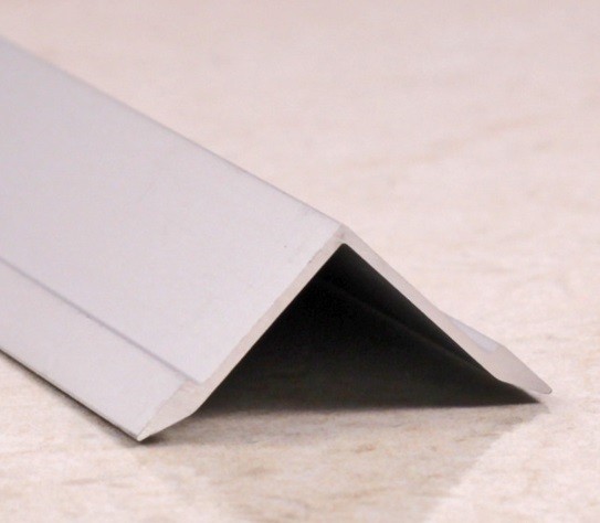 Угловой порог алюминиевый внутренний 30х30 мм ПО-31х31 без покрытия 2,7 м