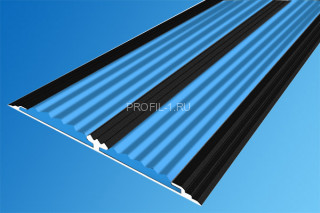 Полоса алюминиевая 70 мм с резиновыми вставками АП-70-Краш черный глянец-голубой 2,0 м