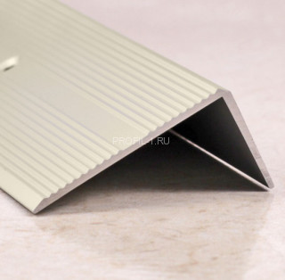 Угловой порог алюминиевый с рифлением 40х20 мм ПО-40х20 бронза светлая глянец 2,7 м