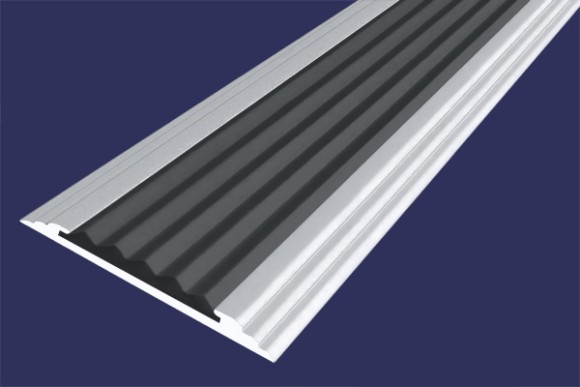 Противоскользящий порог алюминиевый одноуровневый 40 мм АП-40-Анод серебро-черный 0,9 м