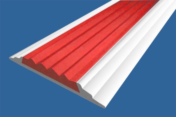 Алюминиевая  полоса 46 мм с резиновой вставкой АП-46-Краш белый глянец-красный 1,5 м