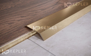 Разноуровневый порог из нержавеющей стали 63x10 мм FAP 10 GM золото сатинированное 270 см