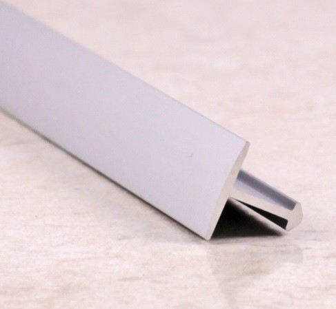 Т-профиль алюминиевый 18 мм ПТ-18 серебро матовое 2,7 м