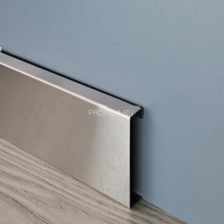 Напольный плинтус из нержавеющей стали 60 мм Н60 серебро глянец браш 2.5 м