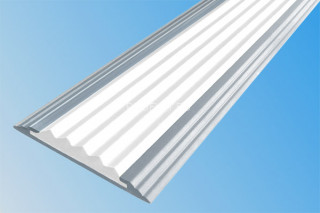 Алюминиевый порог противоскользящий одноуровневый 40 мм АП-40 без покрытия белый 2 м