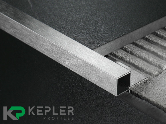 Угловой антивандальный профиль закладной квадрат 10х10 мм из нержавеющей стали SS 304 FSBP020-10-S S.S.304 сатинированный 2.7 м