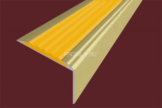 Угловой порог алюминиевый противоскользящий 20х38 мм АУ-38-Анод золото-желтый 1,35 м Угловой порог алюминиевый противоскользящий 20х38 мм АУ-38-Анод золото-желтый 1,35 м