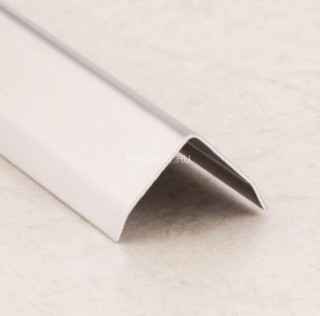 Уголок из нержавеющей стали 30х30 SAO12-30W серебро глянец 2,7 м