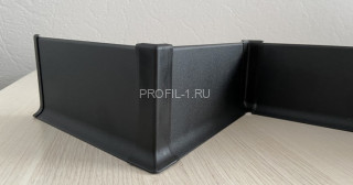 Алюминиевый плинтус напольный 60 мм ПЛ-60 черный муар 3 м Алюминиевый плинтус напольный 60 мм ПЛ-60 черный муар 3 м