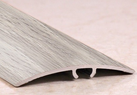 Алюминиевый порог ламинированный разноуровневый 41 мм ПО-41 213 дуб серый 2,7 м