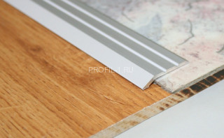 Алюминиевый порог разноуровневый 30 мм окантовочный с насечками Effector A 01.01 2,7 м серебро Алюминиевый порог разноуровневый 30 мм окантовочный с насечками Effector A 01.01 2,7 м серебро