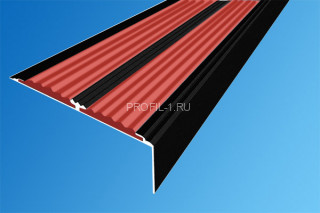 Алюминиевый порог 70х22 мм угловой противоскользящий АУ-70-Краш черный глянец-красный 3,0 м