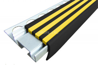 Закладной профиль противоскользящий ALPB-2.4 черно-желтый 2,4 м алюминиевый с резиновой вставкой