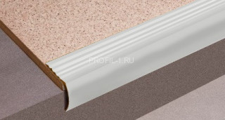 Алюминиевый порог угловой 30х33 мм с рифлением Д4 Серебро НЕ 2,7 м (упаковка 10 штук) Алюминиевый порог угловой 30х33 мм с рифлением Д4 Серебро НЕ 2,7 м (упаковка 10 штук)