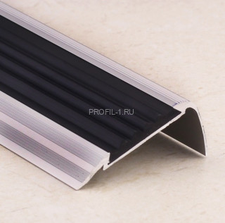 Угловой порог алюминиевый противоскользящий с резиной 48х23 мм ПО-48х23+ПР-30 без покрытия-черный 2,7 м
