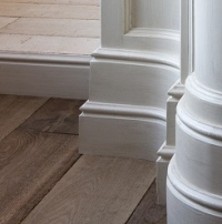 Плинтус напольный лепнина